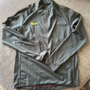 Nike Aerolayer Running/Hiking 1/4 zip Training Jacket